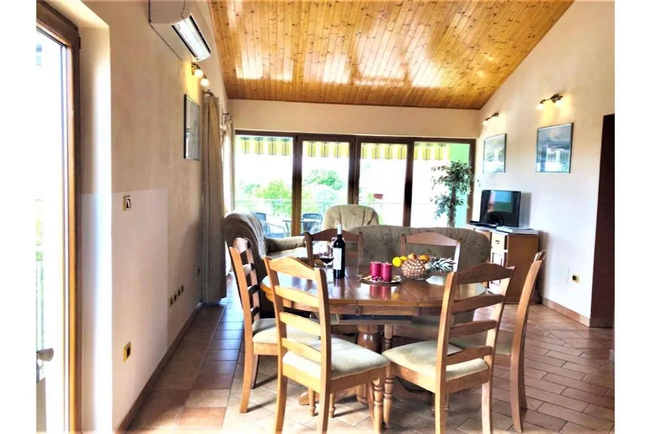 Apartment In Medulin/Istrien 33930